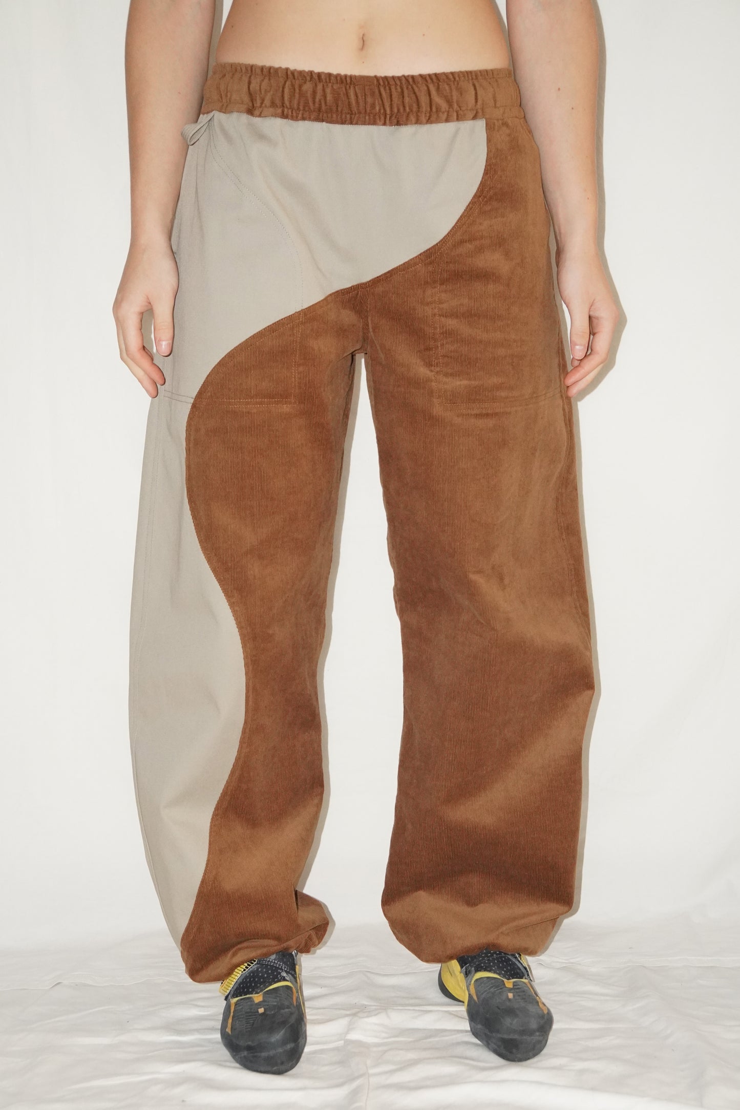 The Zoomies Pants in Caramel / Beige