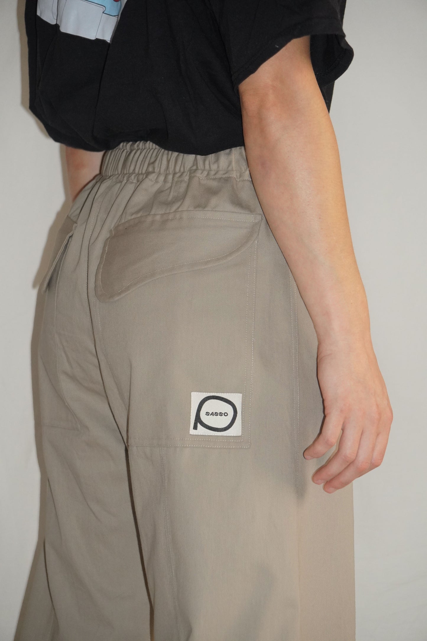 Jumbo Barrel Pants in Beige
