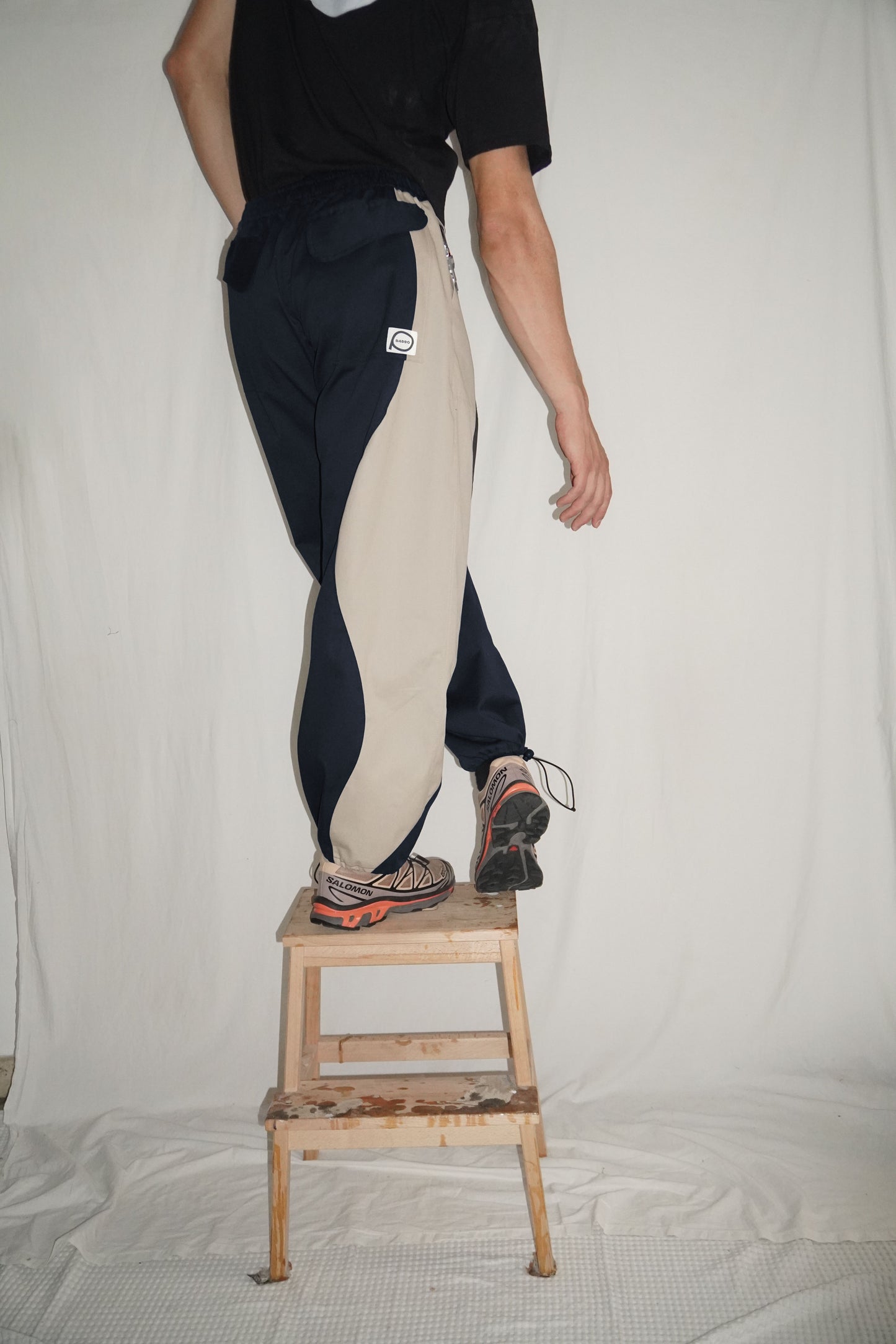 The Zoomies Pants In Navy / Beige