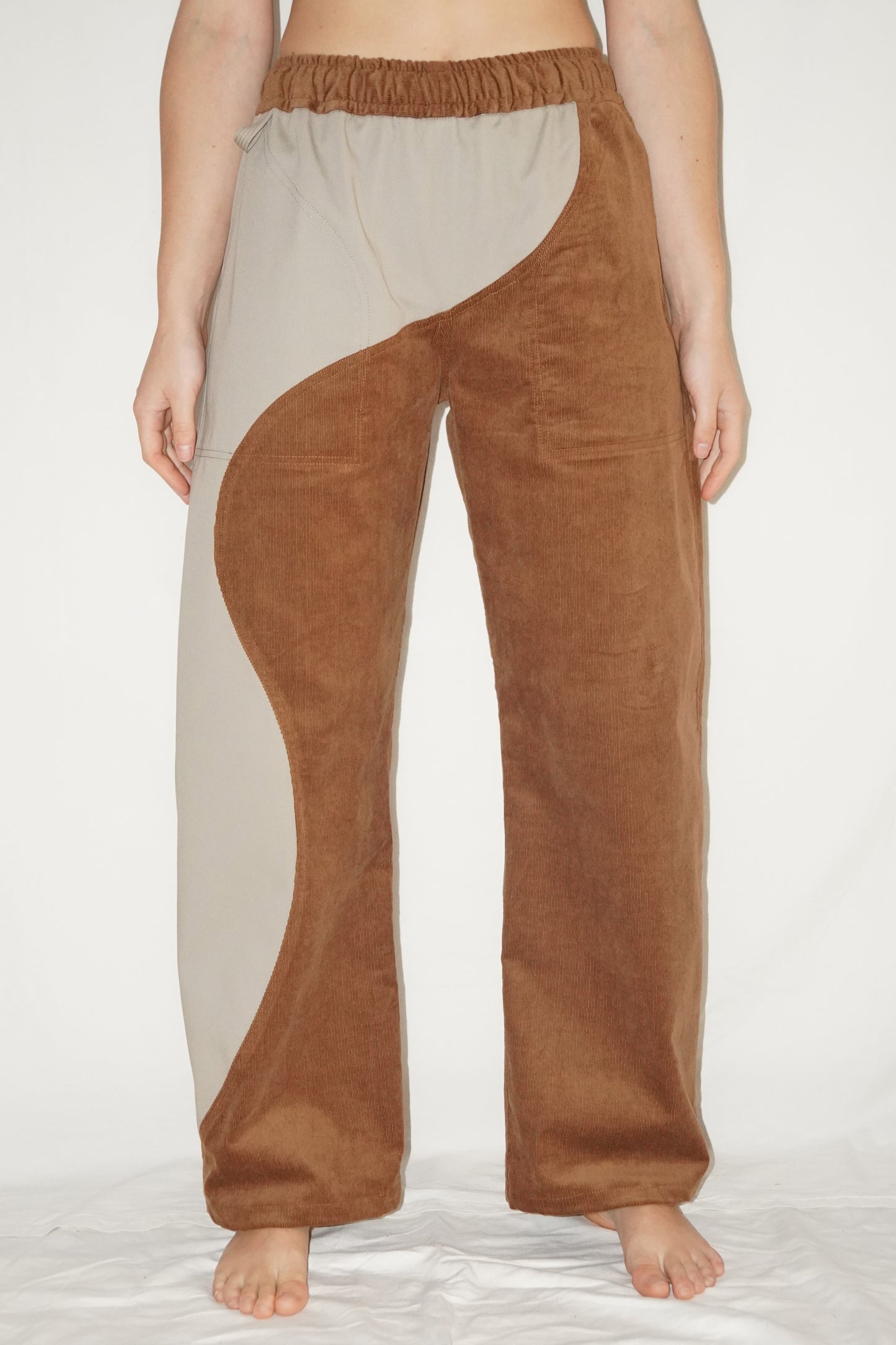 The Zoomies Pants in Caramel / Beige