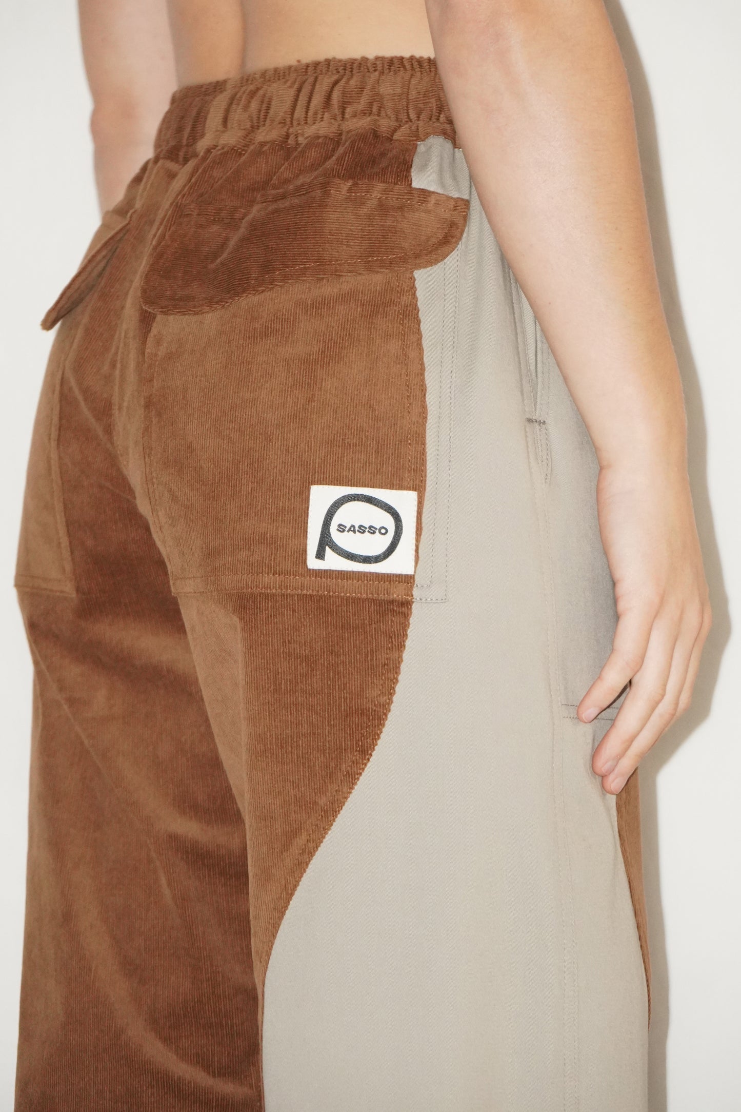 The Zoomies Pants in Caramel / Beige