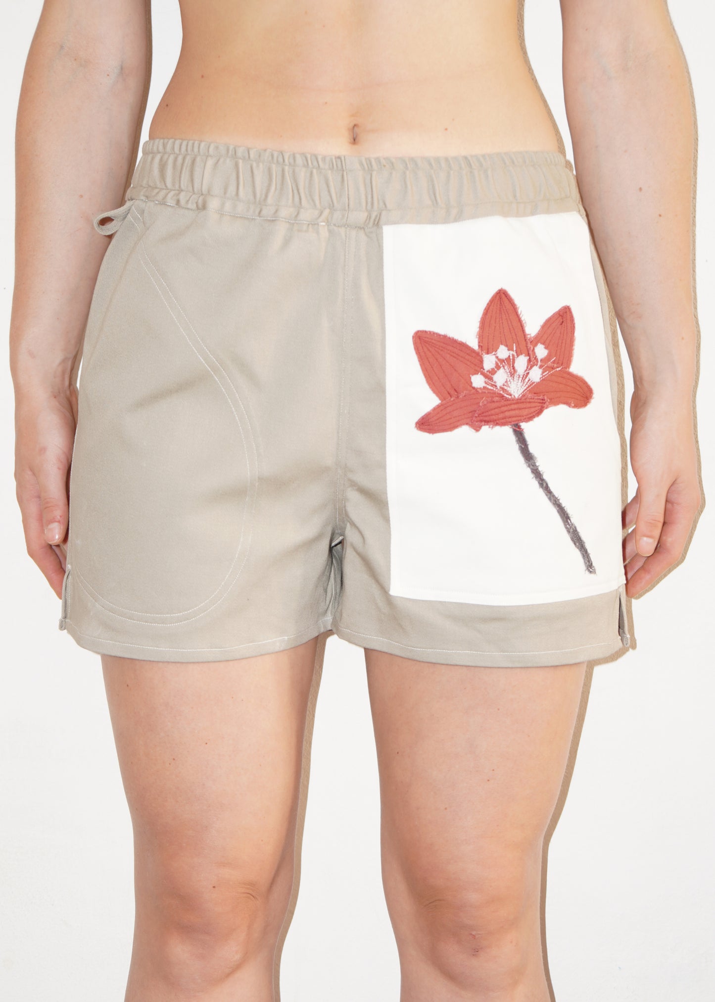 Fiore Shorts in Beige