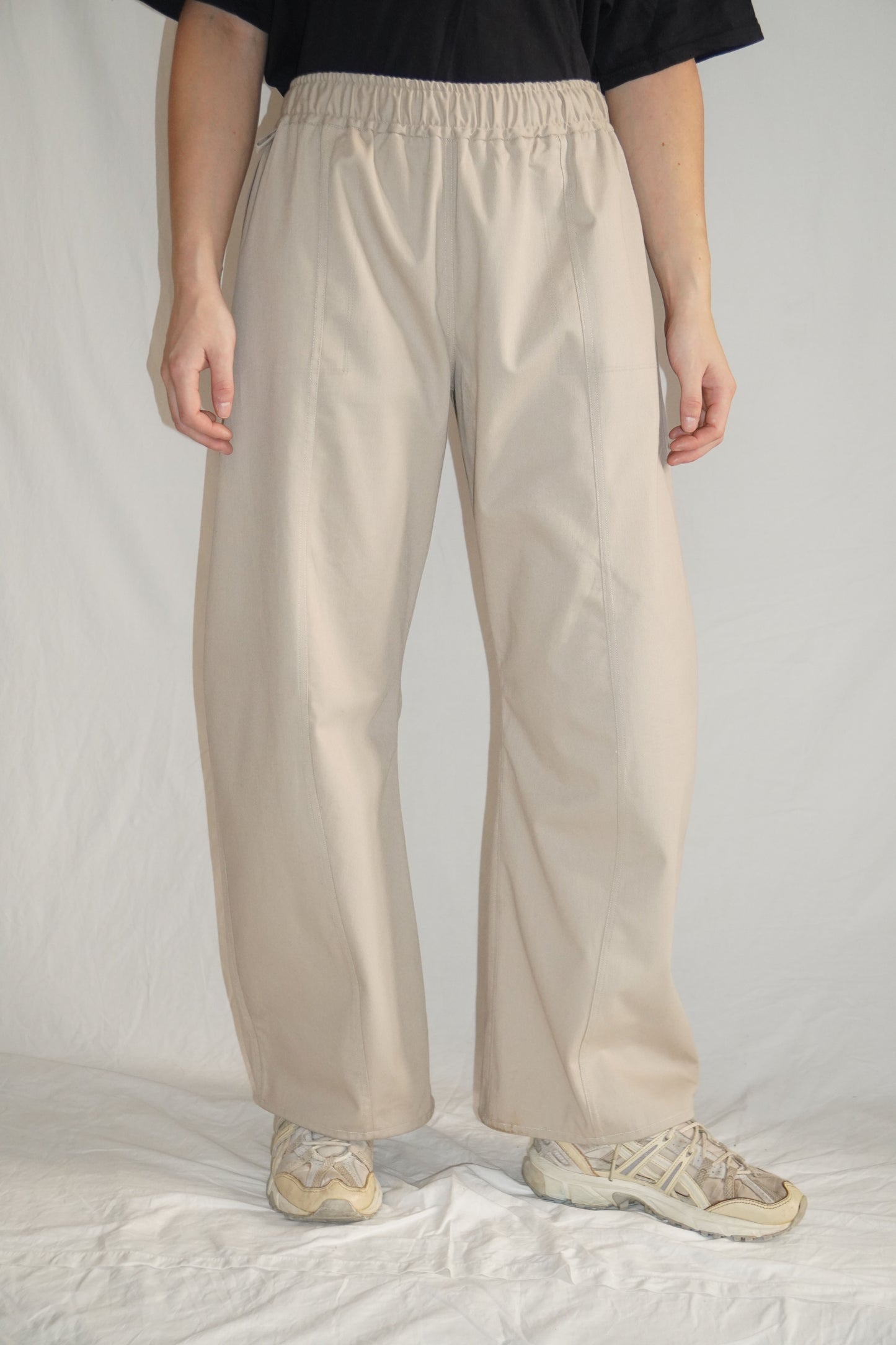 Jumbo Barrel Pants in Beige