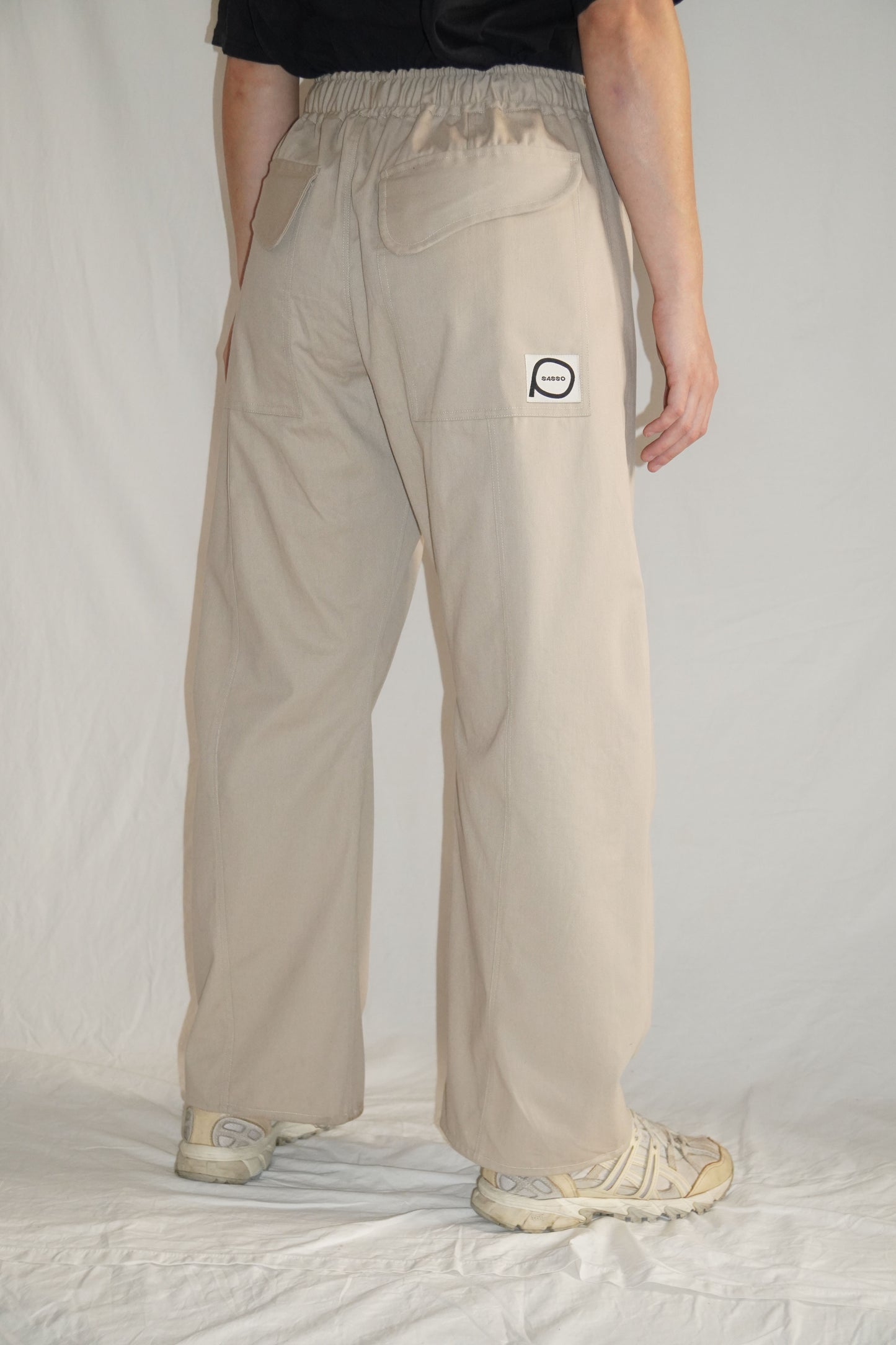 Jumbo Barrel Pants in Beige