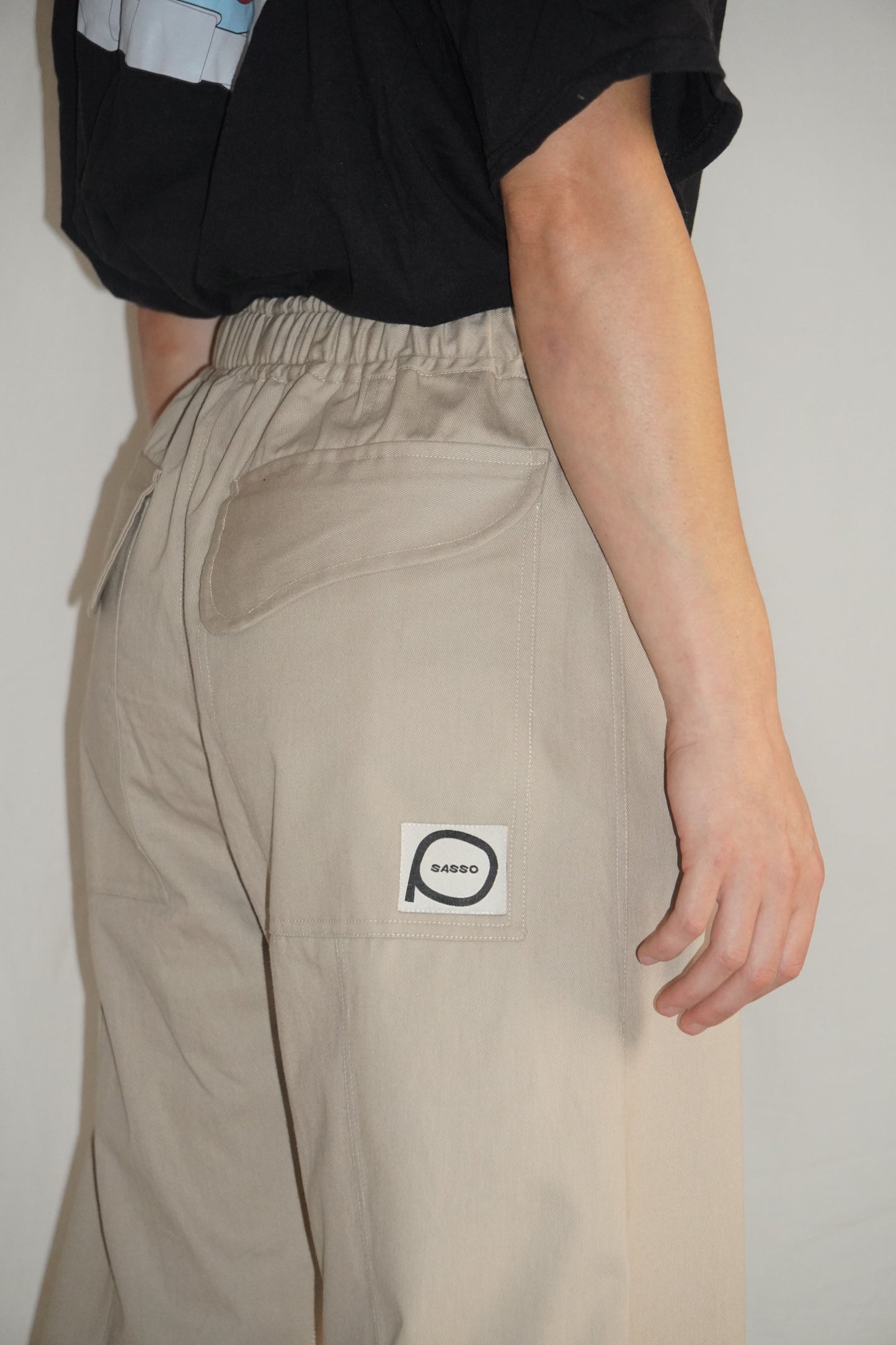 Jumbo Barrel Pants in Beige