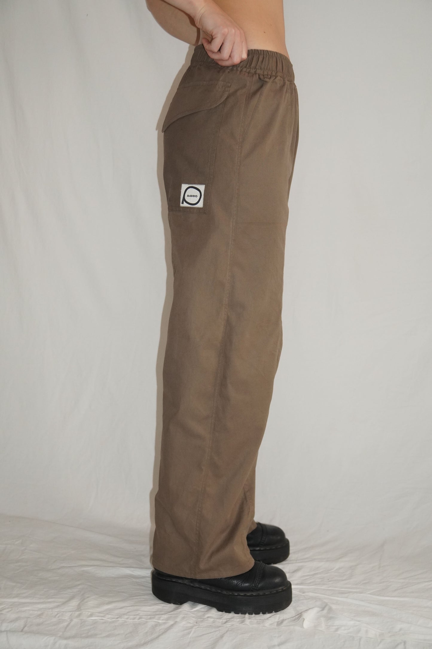 Jumbo Barrel Pants in Khaki