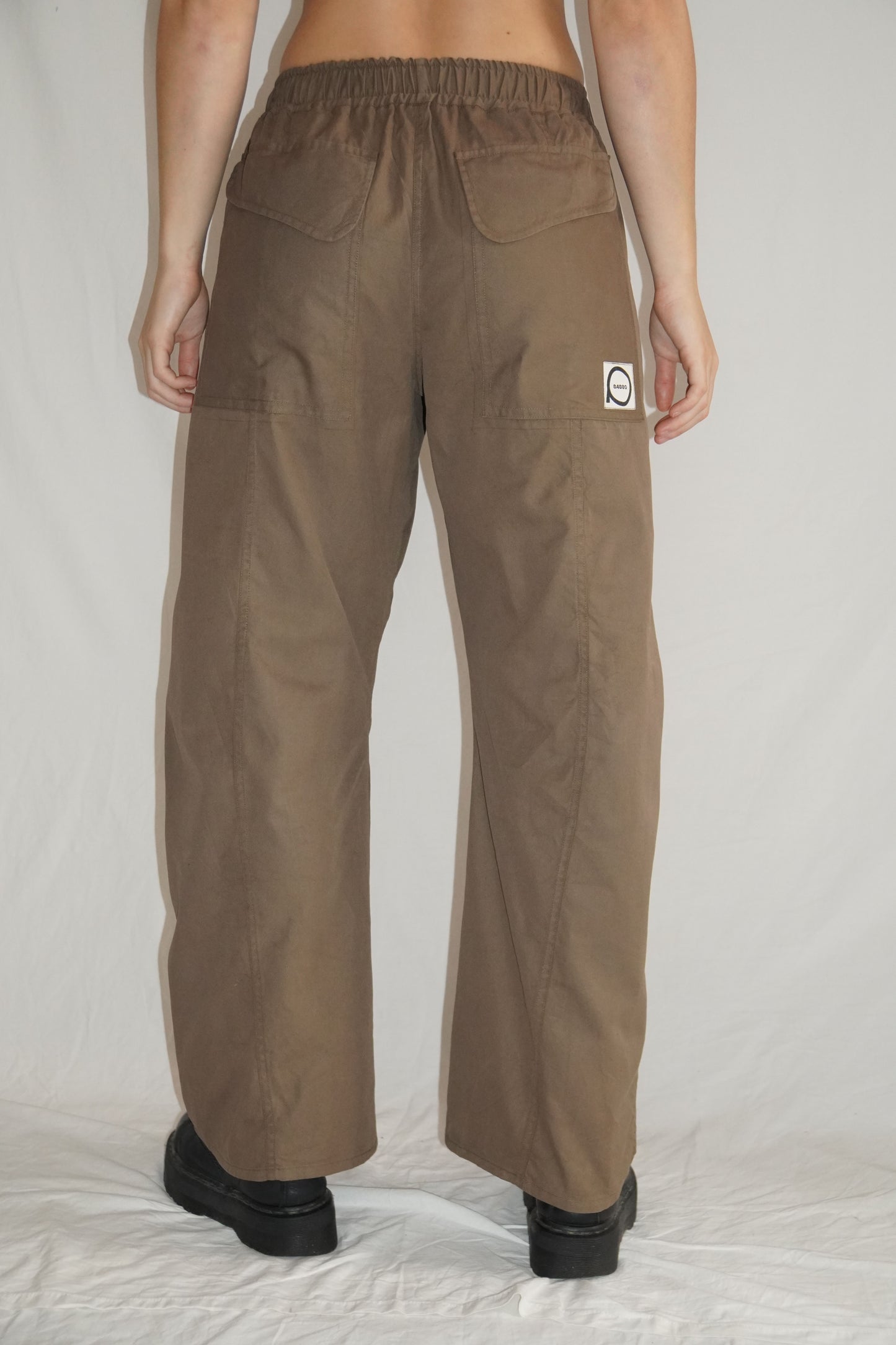 Jumbo Barrel Pants in Khaki