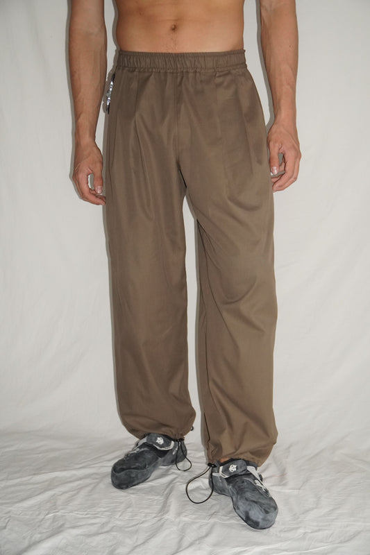 The Granite Pleated Pants in Khaki