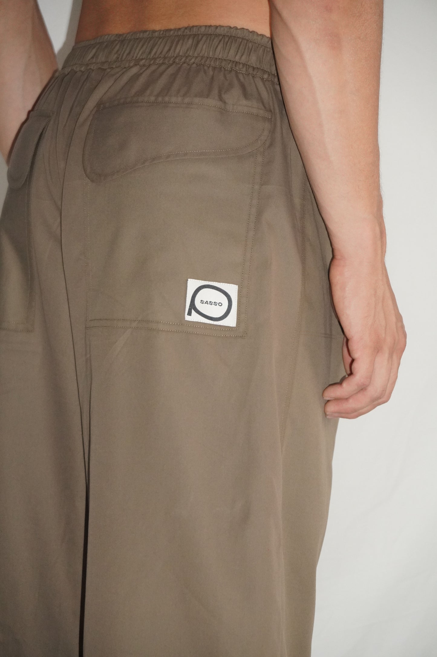 The Doctor Wide Leg Pants in Khaki