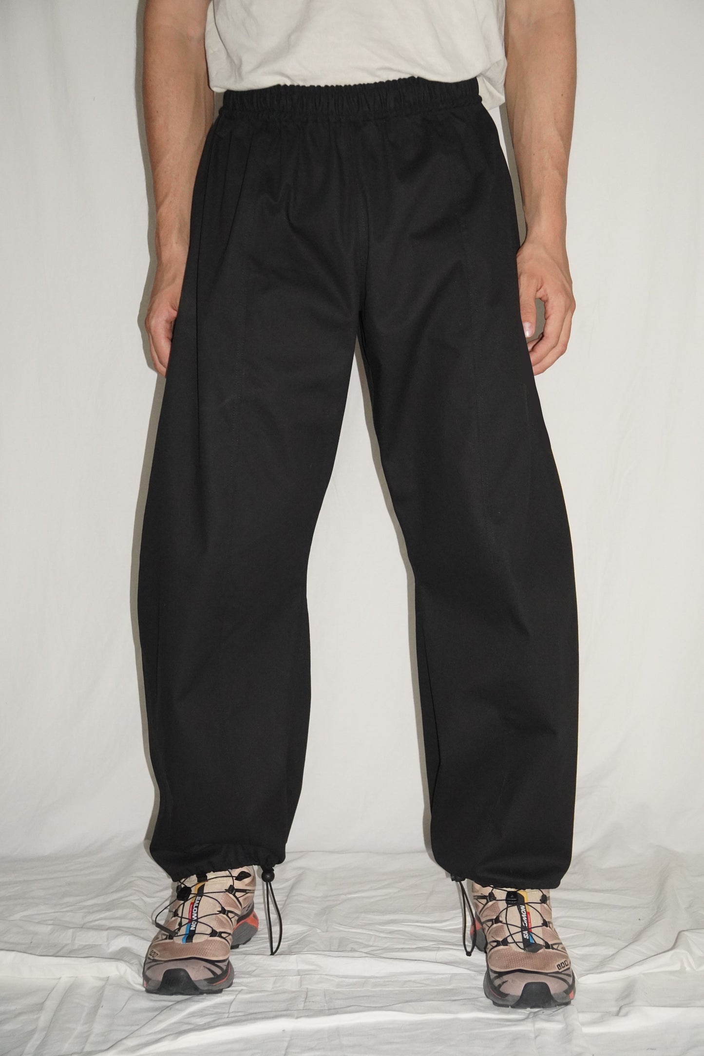 Jumbo Barrel Pants in Black