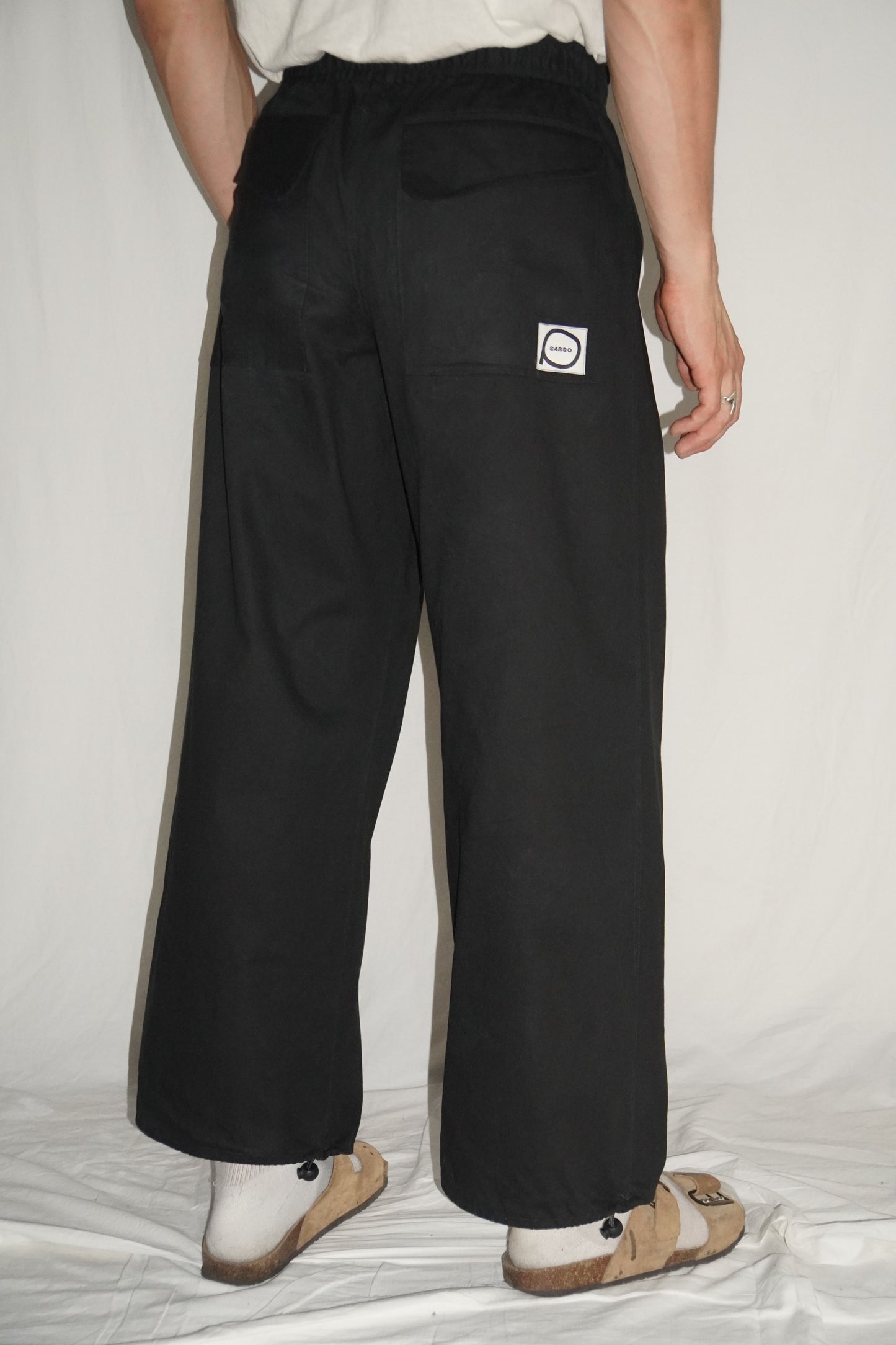 The Granite Pleated Pants in Black