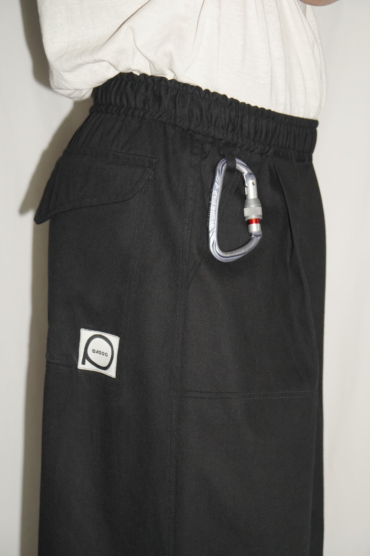 The Granite Pleated Pants in Black