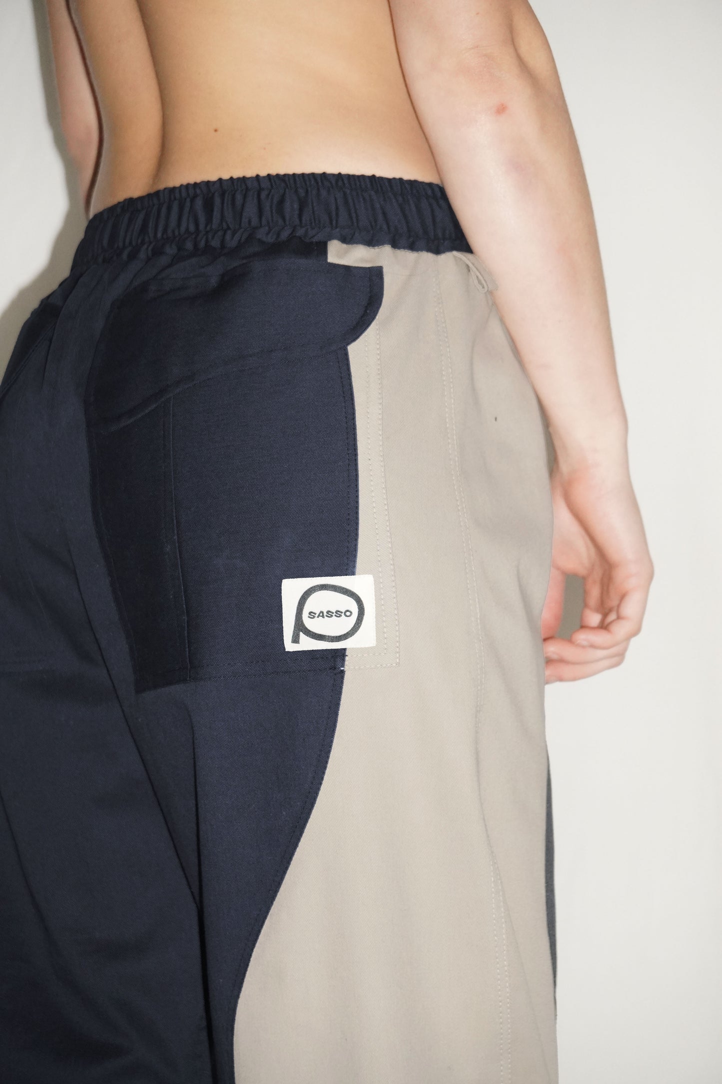The Zoomies Pants In Navy / Beige