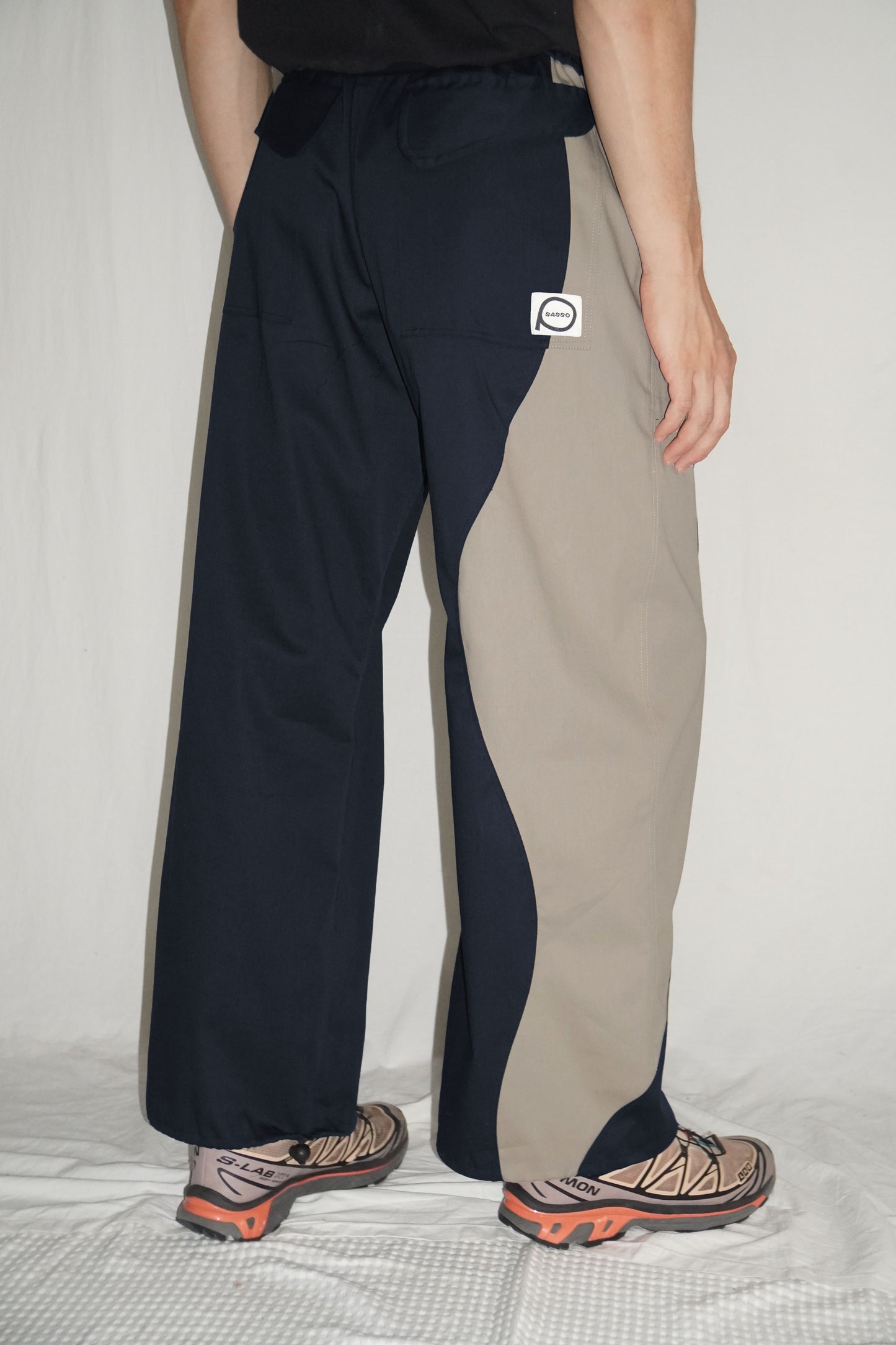 The Zoomies Pants In Navy / Beige
