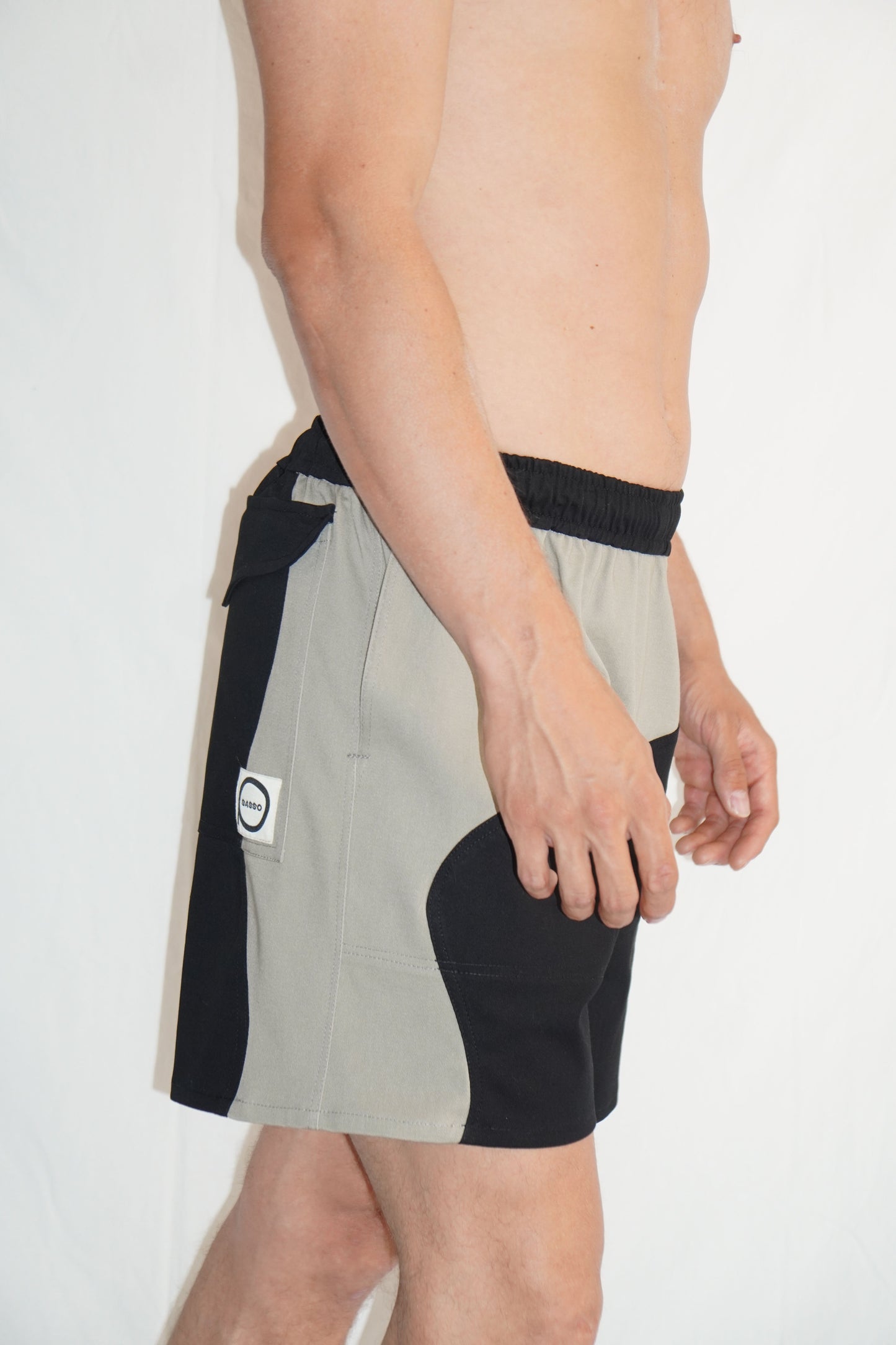 Zoomies Shorts in Black / Beige