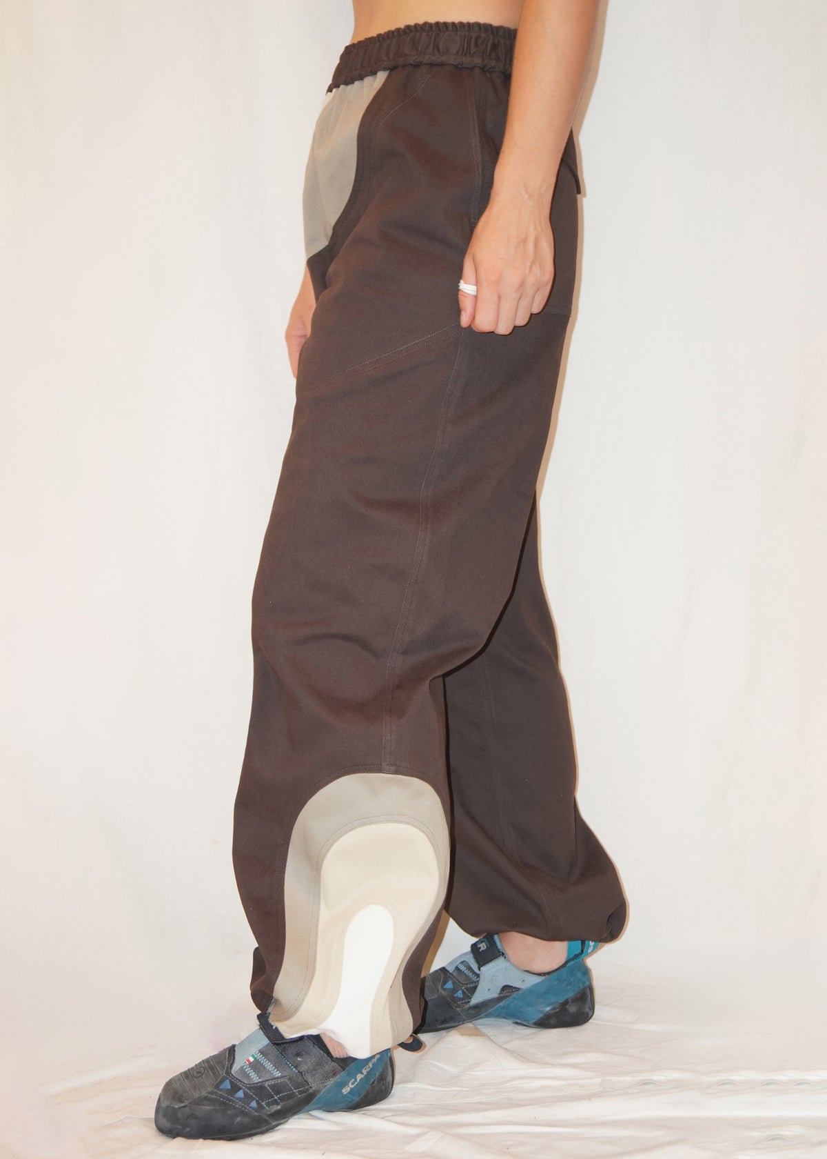The Hyper Zoomies Pant in Wood