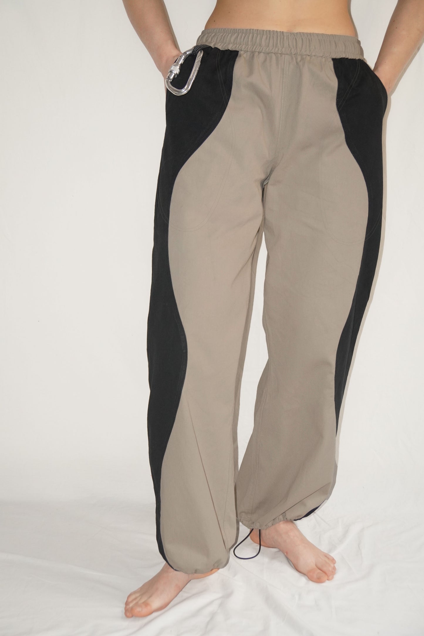 The Poppy Pants in Black/Beige